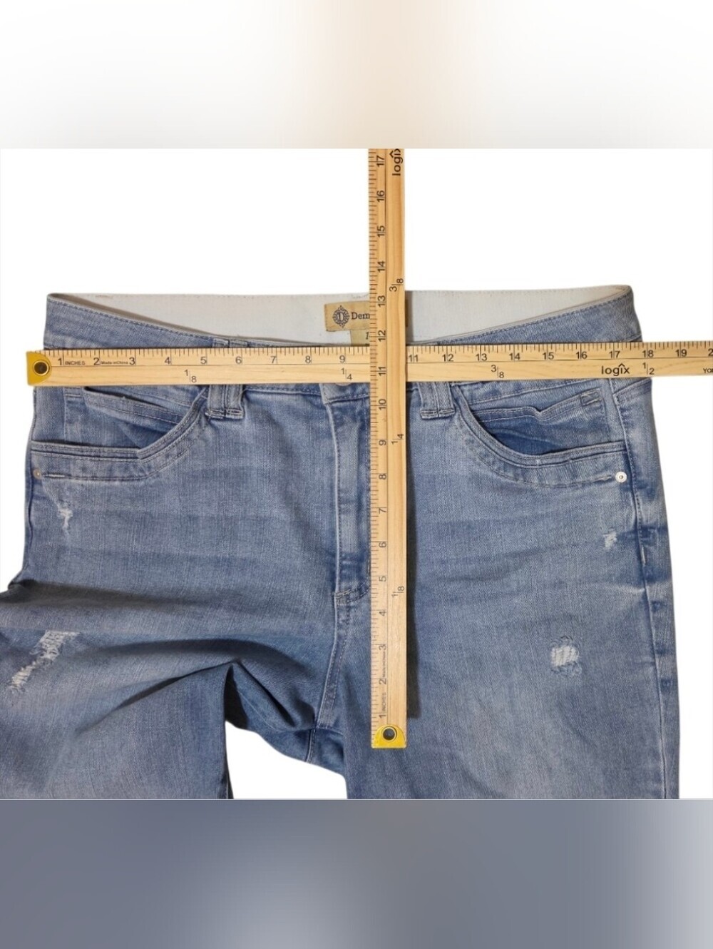 Democracy Light Wash Distressed Jeans Size 16 - Picture 4 of 14